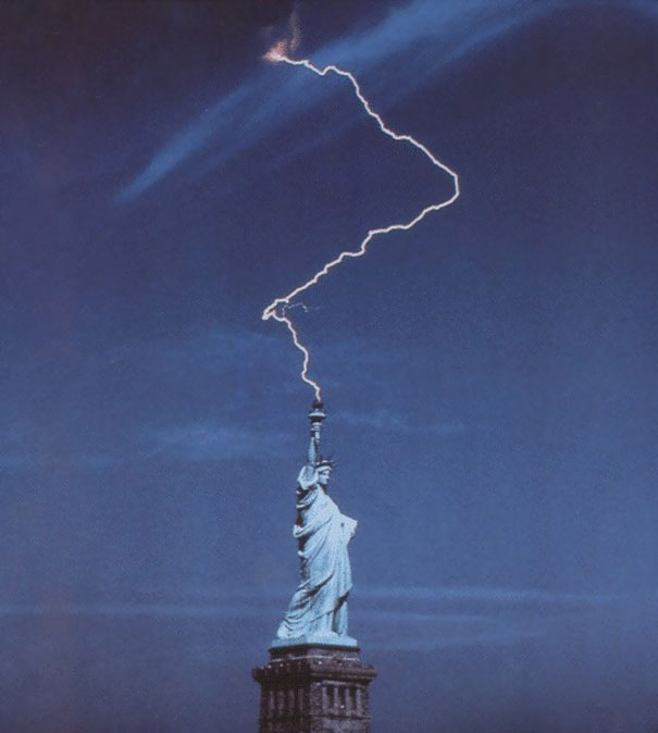 The statue of lightning